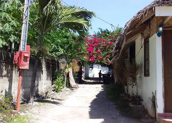Rosita's Cottages Near The Beach * モアルボアル